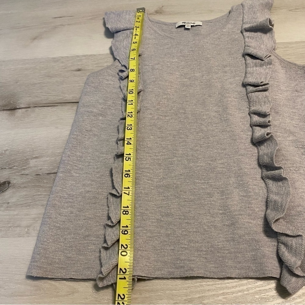 Madewell Fitted Gray Vertical Ruffle Sweater Tank, Size XXS - Picture 10 of 10